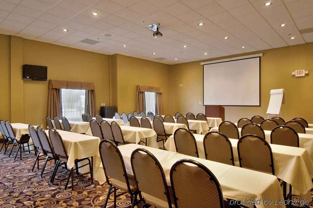 Holiday Inn Hotels Batesville By Ihg Facilities photo